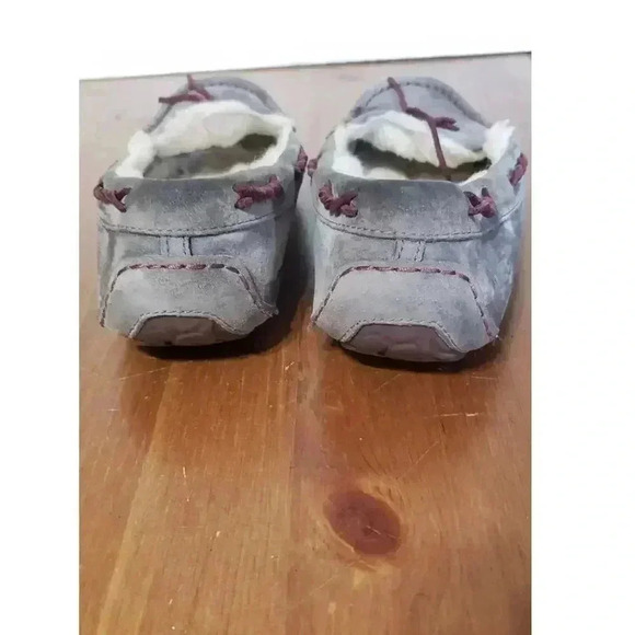 UGG Australia Brett slippers womens size 7 grey and‎ purple runs big suede - Picture 2 of 7